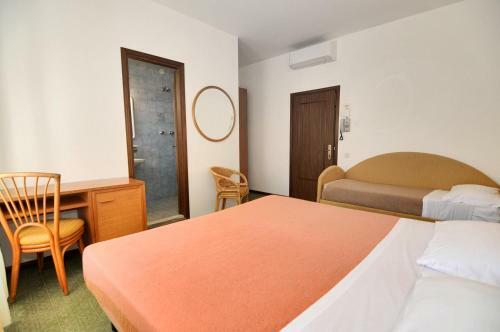 Hotel Venus Best Price