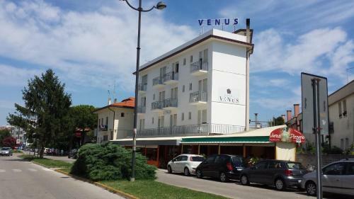 Hotel Venus Best Price