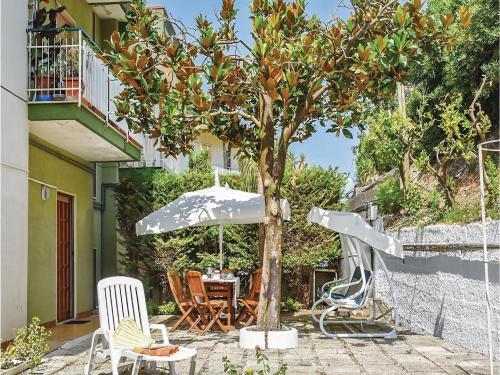 Two-bedroom Apartment In Capaccio (sa)