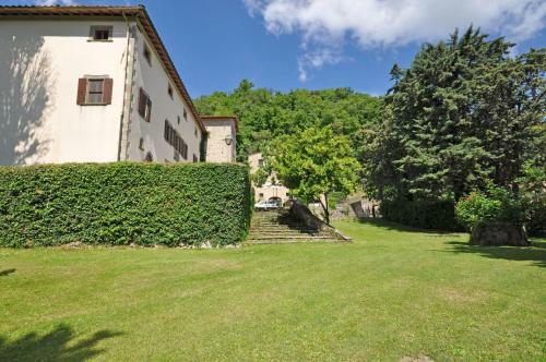 Capolona Apartment Sleeps 2 T241787