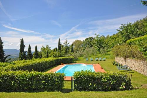 Capolona Apartment Sleeps 2 T241787