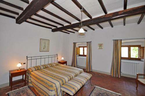 Capolona Apartment Sleeps 2 T241787