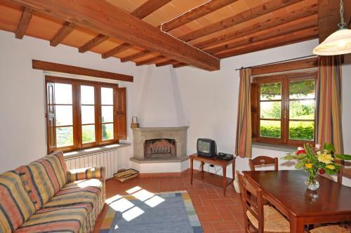 Capolona Apartment Sleeps 4 T241756