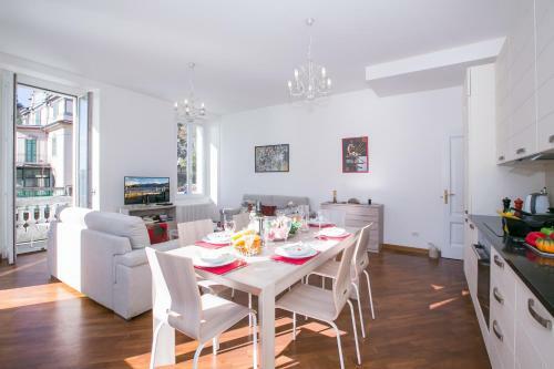 Carate Urio Apartment Sleeps 8 Pool