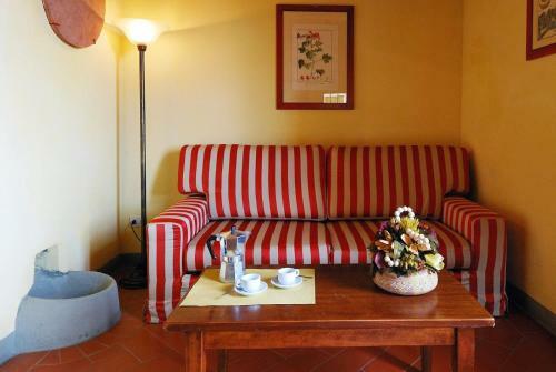 Il Castagno D'andrea Apartment Sleeps 2 Pool