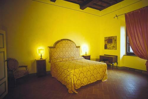 Il Castagno D'andrea Villa Sleeps 16 Pool