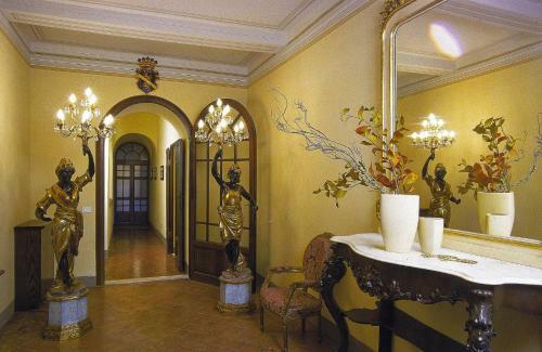 Il Castagno D'andrea Villa Sleeps 16 Pool
