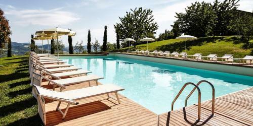 Il Castagno D'andrea Villa Sleeps 16 Pool