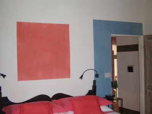 Castiglioncello Del Trinoro Villa Sleeps 10 Pool