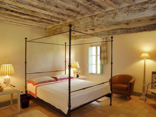 Castiglioncello Del Trinoro Villa Sleeps 12 T762720