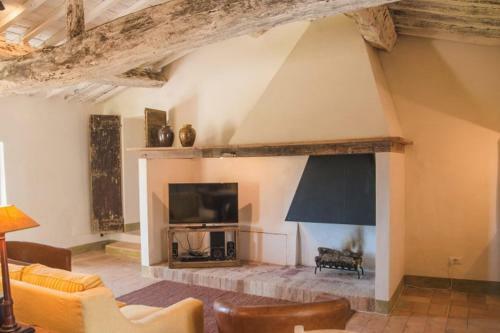 Castiglioncello Del Trinoro Villa Sleeps 12 T762720