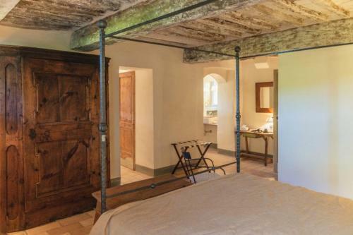 Castiglioncello Del Trinoro Villa Sleeps 12 T762720