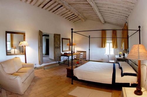 Castiglioncello Del Trinoro Villa Sleeps 12 T762720
