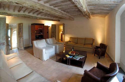 Castiglioncello Del Trinoro Villa Sleeps 12 T762720