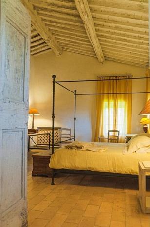 Castiglioncello Del Trinoro Villa Sleeps 12 T762720