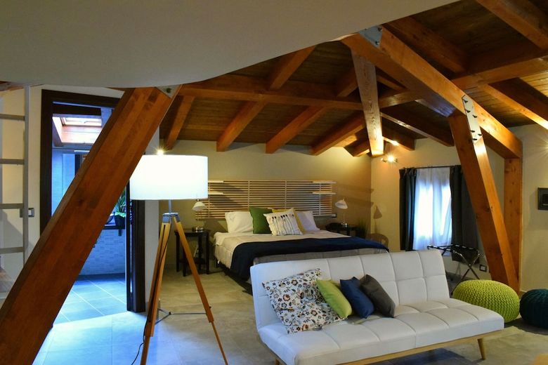 Hostal Cento Tari' Guest House