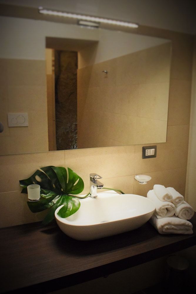 Hostal Cento Tari' Guest House