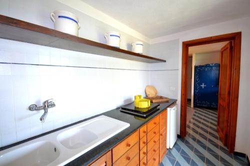 Castro Marina Villa Sleeps 14 Pool