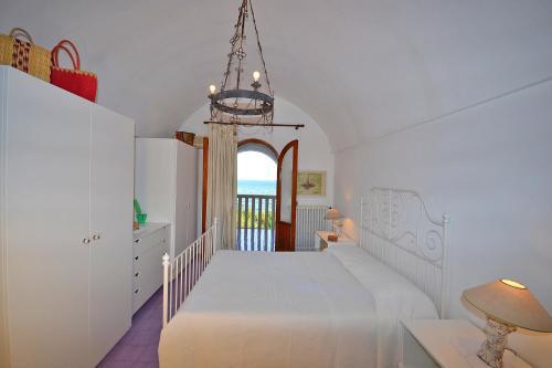 Castro Marina Villa Sleeps 14 Pool