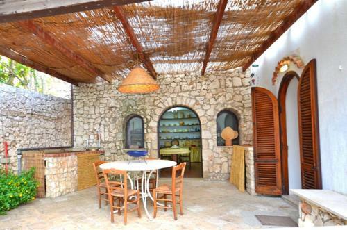 Castro Marina Villa Sleeps 14 Pool
