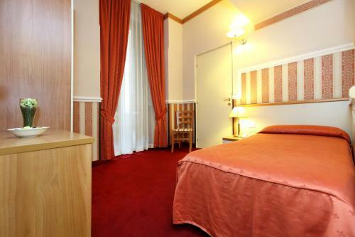 Hostal Catania Centro Rooms