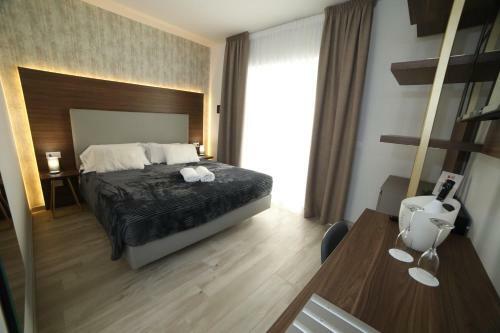 8room Hotel