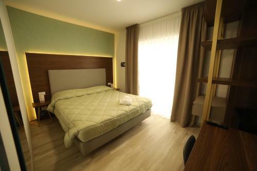 8room Hotel