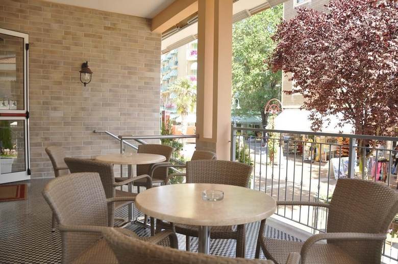 Hotel Albergo Larenzia
