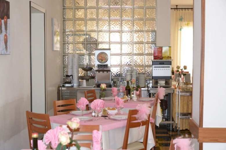 Hotel Albergo Larenzia