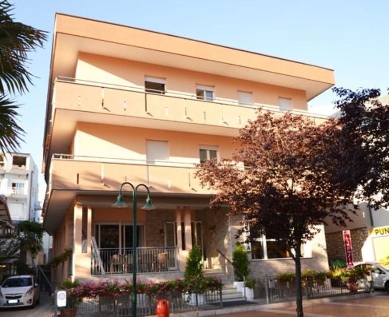 Hotel Albergo Larenzia