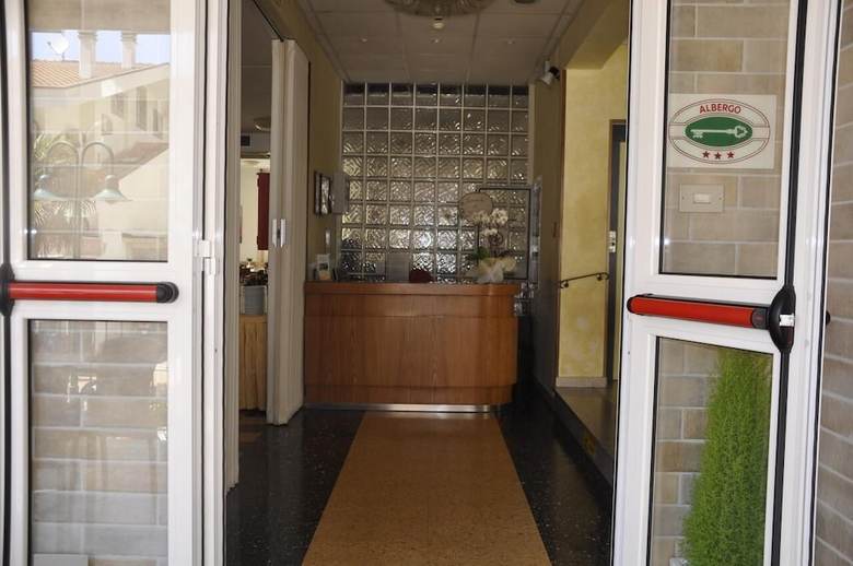 Hotel Albergo Larenzia