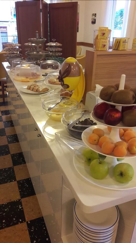 Hotel Albergo Larenzia