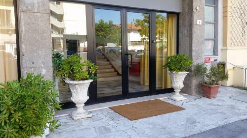 Hostal Meubl� Ambassador