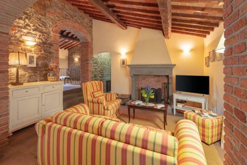 Cavriglia Villa Sleeps 8 Pool