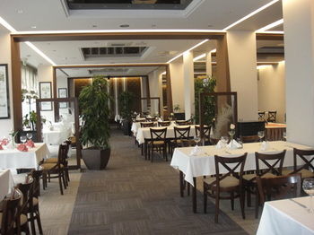 Ikar Hotel