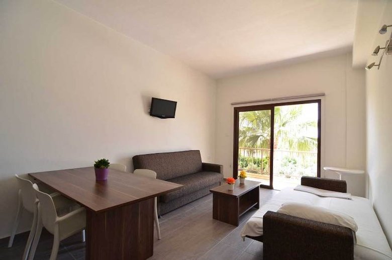 Lucky Hotel Apartments