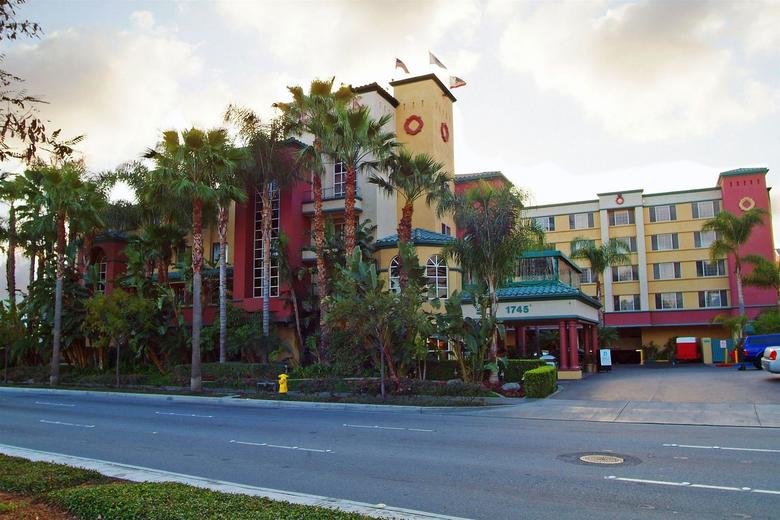 Hotel Peacock Suites Resort