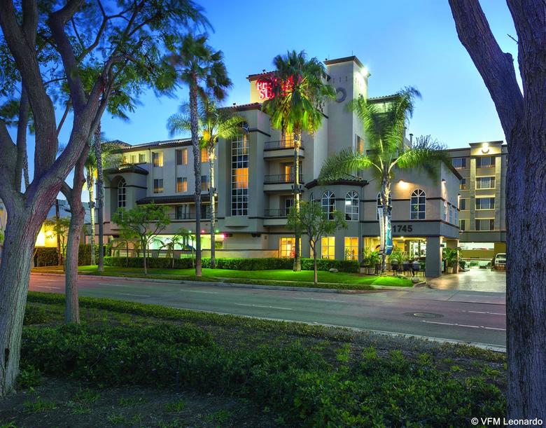 Hotel Peacock Suites Resort