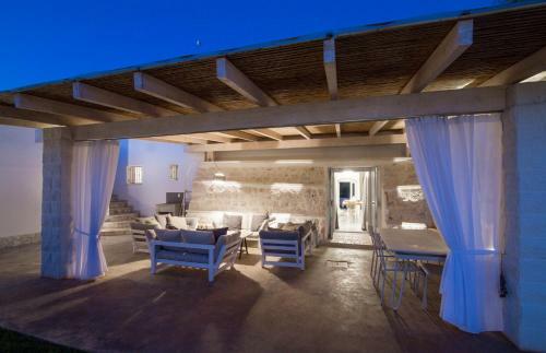 Capece Villa Sleeps 8 Pool Air Con Wifi