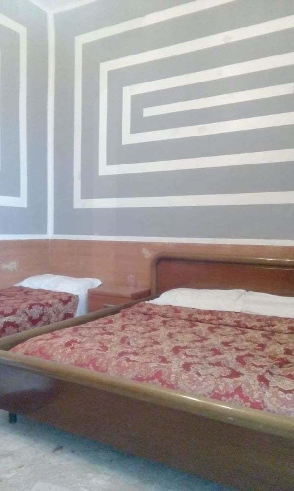 Hostal Hallo Porto Cv
