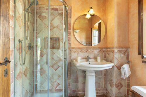 Civitella In Val Di Chiana Villa Sleeps 10 Pool