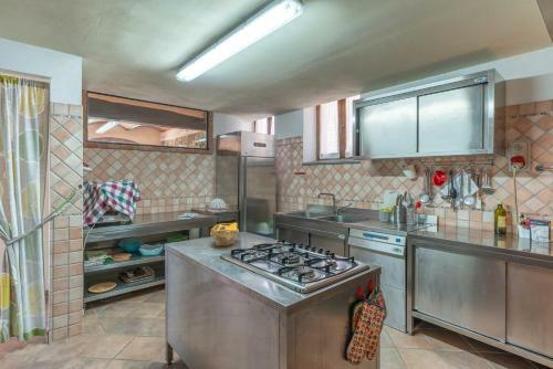 Civitella In Val Di Chiana Villa Sleeps 10 Pool