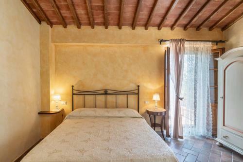 Civitella In Val Di Chiana Villa Sleeps 10 Pool