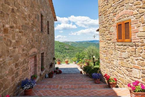 Civitella In Val Di Chiana Villa Sleeps 10 Pool