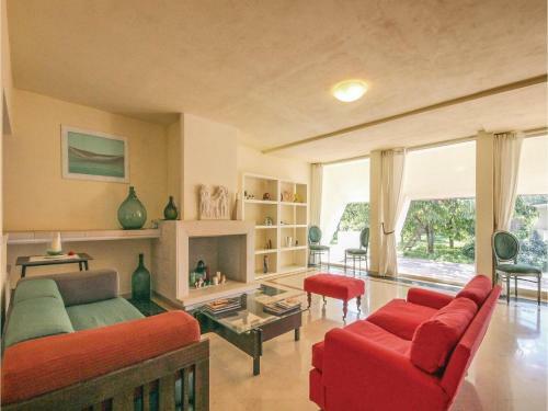 Four-bedroom Holiday Home In Vittoria (rg)