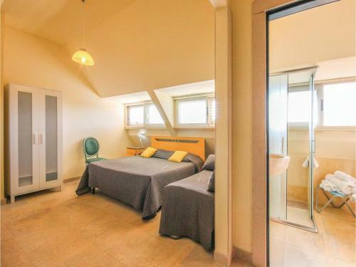 Four-bedroom Holiday Home In Vittoria (rg)