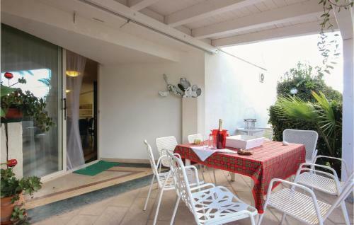 Four-bedroom Holiday Home In Vittoria (rg)