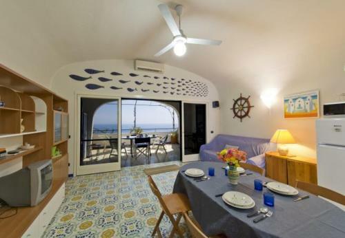 Conca Dei Marini Apartment Sleeps 4 T721492
