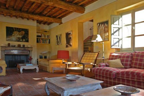 Piano Di Conca Villa Sleeps 10 Pool Air Con T763289