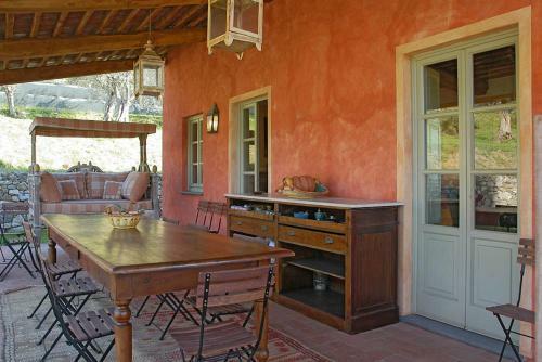 Piano Di Conca Villa Sleeps 10 Pool Air Con T763289
